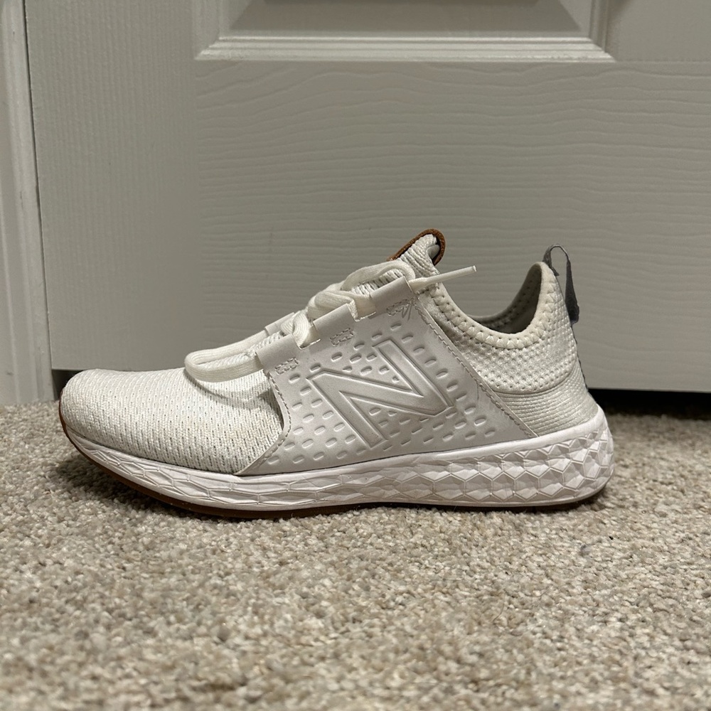 New balance shoes. size 7. In good used condition! White.